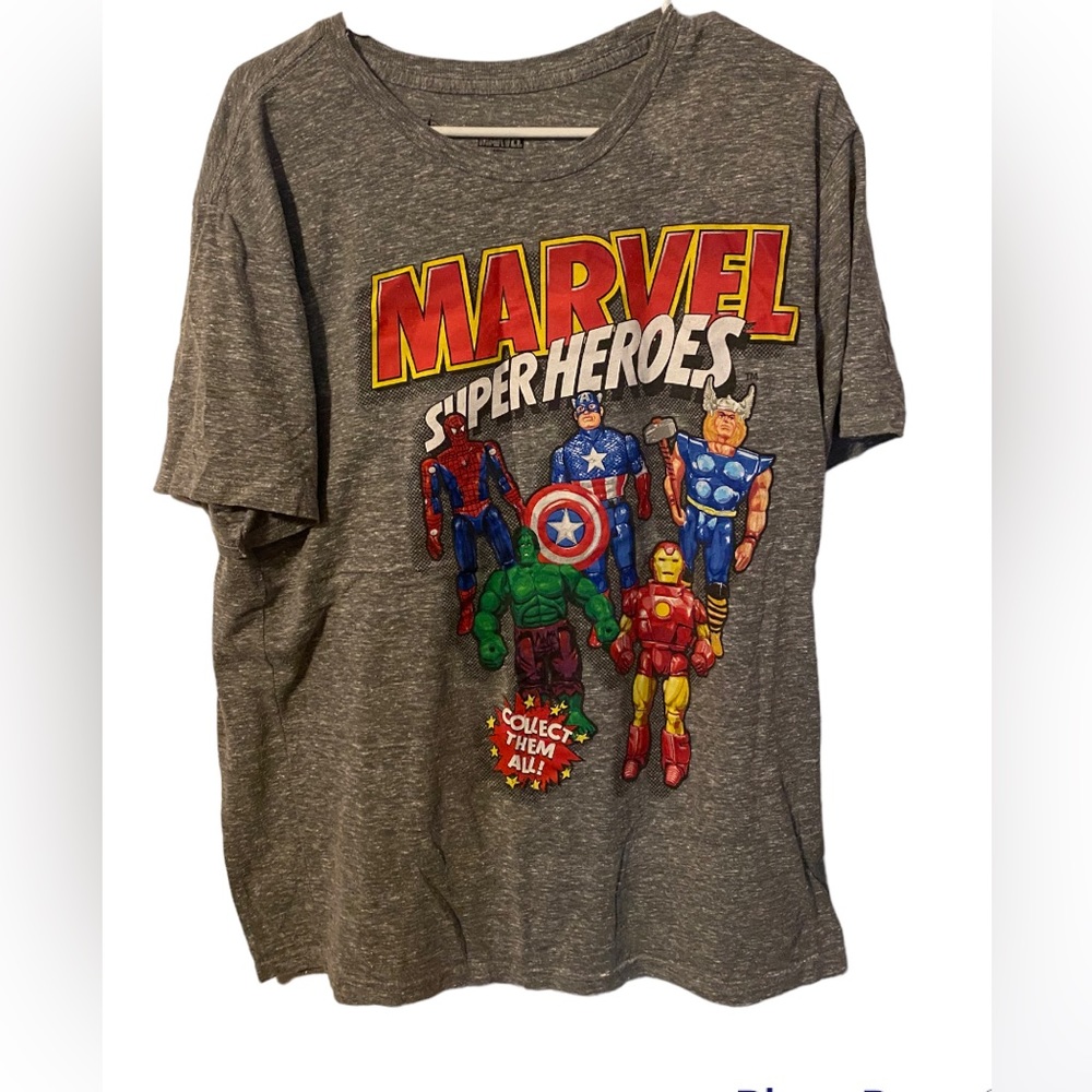 Marvel superheroes action figure shirt disney size large